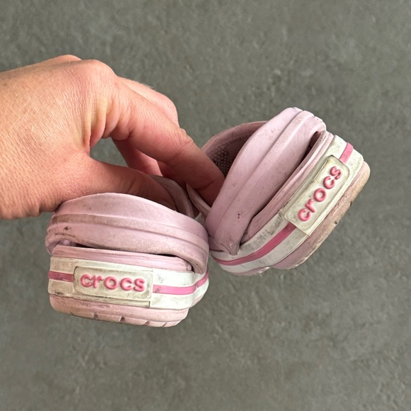 Crocs for Baby Girl Light Pink Size 4 for New Walkers - Picture 4 of 9